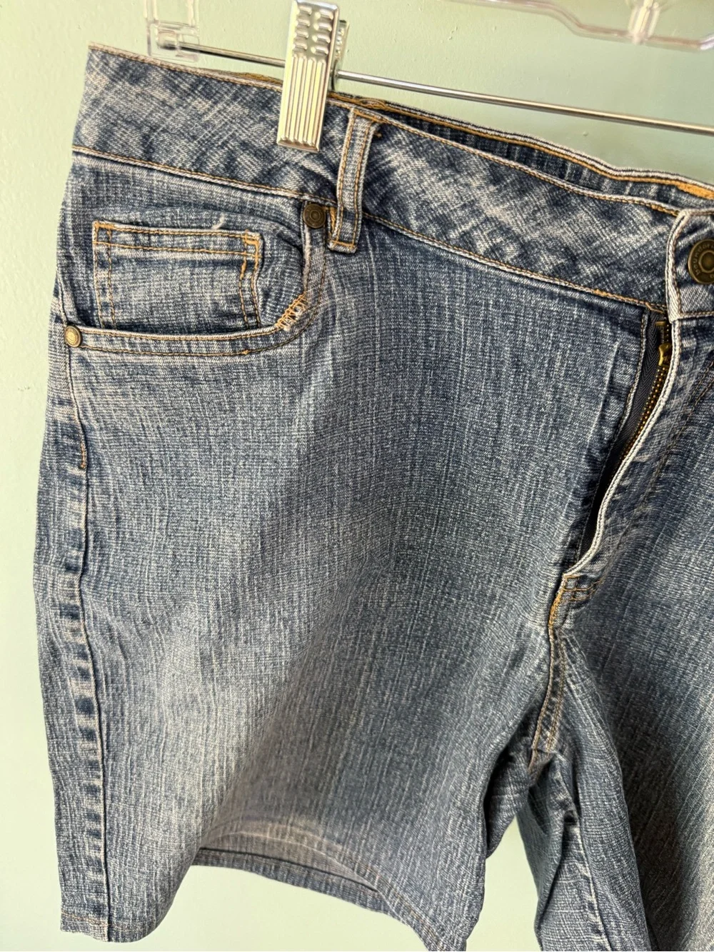 No Boundaries Denim Shorts in Light Blue Wash Size 17